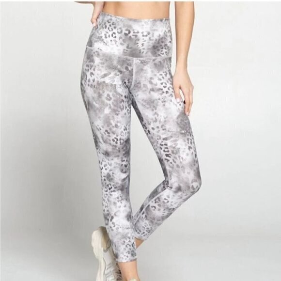 Evolution and Creation The Mia Legging White Gray Snow Leopard Animal Sz M - Picture 1 of 11
